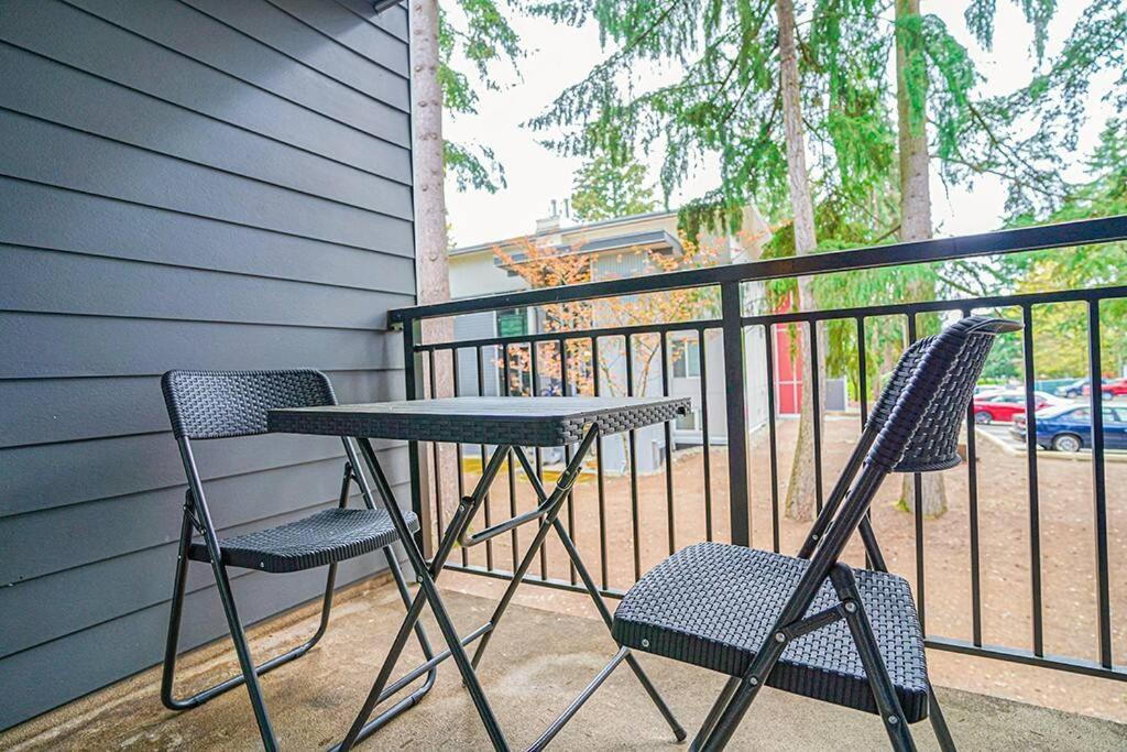 Condo With King Bed, Walk To Microsoft & Park Bellevue Exterior photo